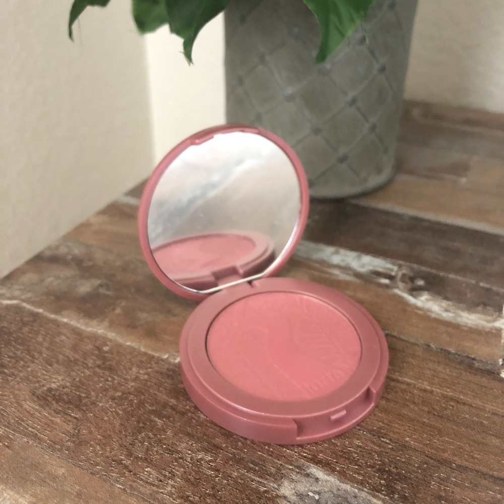 Taste: Amazonian clay 12-hour blush